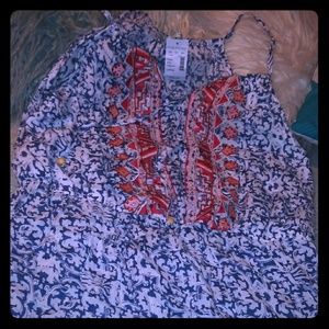 Woman's Summery Sleeveless Shirt